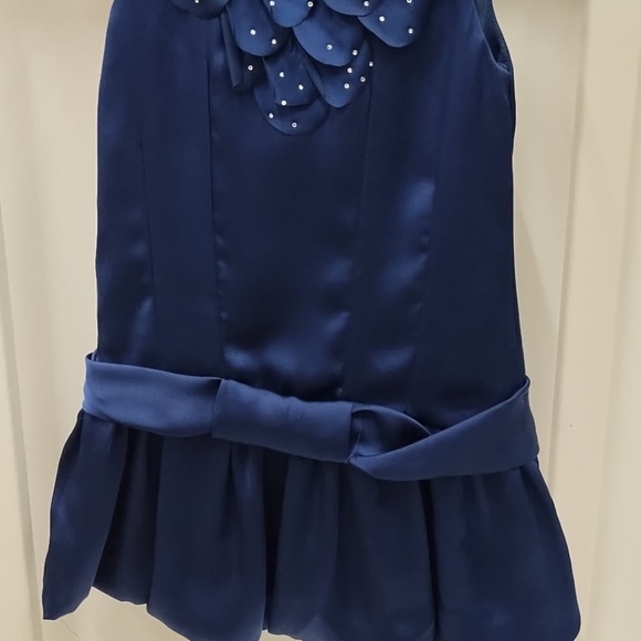 Dress - Picture 4 of 4